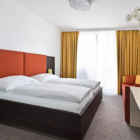 Tauroa Enzingerhof Отель *