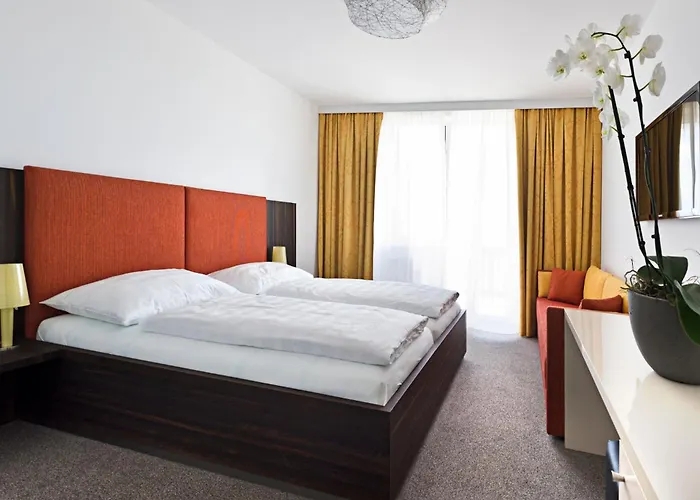 Tauroa Enzingerhof Hotel *